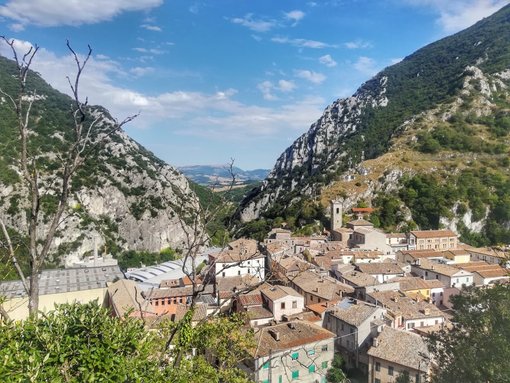 5 Less Known but Lovely Little Towns in Marche Region